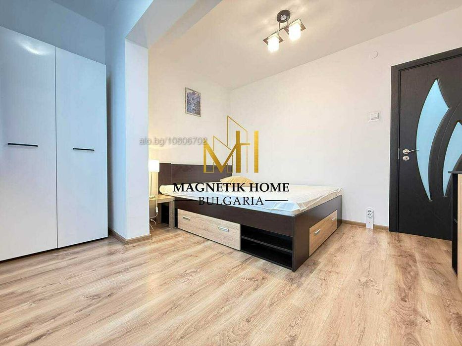 Дава се под наем Тристаен апартамент в Бургас, Славейков - 80 кв.м за 714 € - Снимка #1