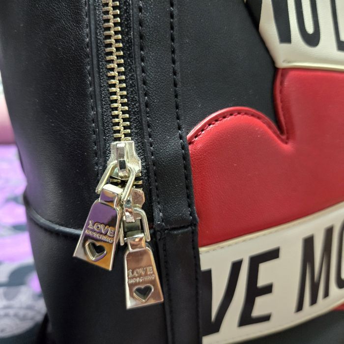2 броя Раници Love Moschino-без забележки