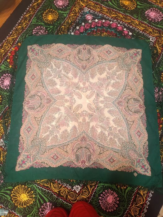 Павлопасатский платок, шерсть