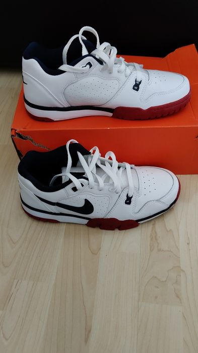 Маратонки nike .