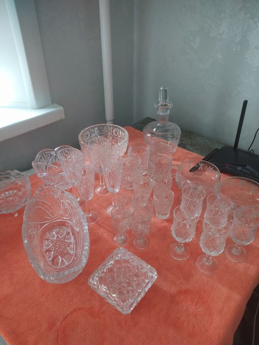 Продам хрусталь..вазы..конфетницы и т.д