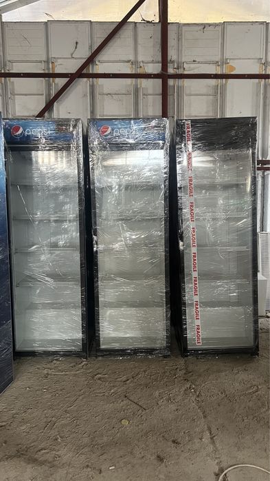 Vitrina frigorifica verticala cu usa din sticla