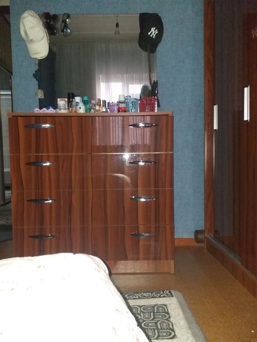 Mebell sotiladi (spalnaya garnetur)