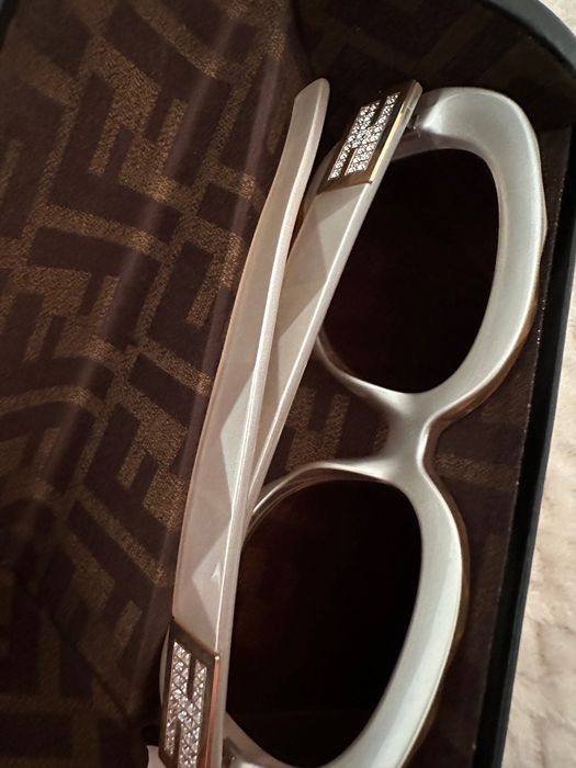 слънчеви очила  Fendi