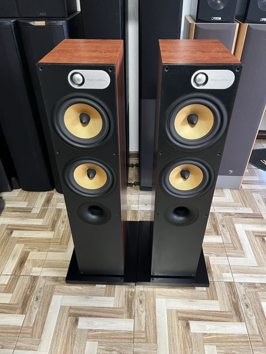 Boxe Top Bowers & Wilkins 684