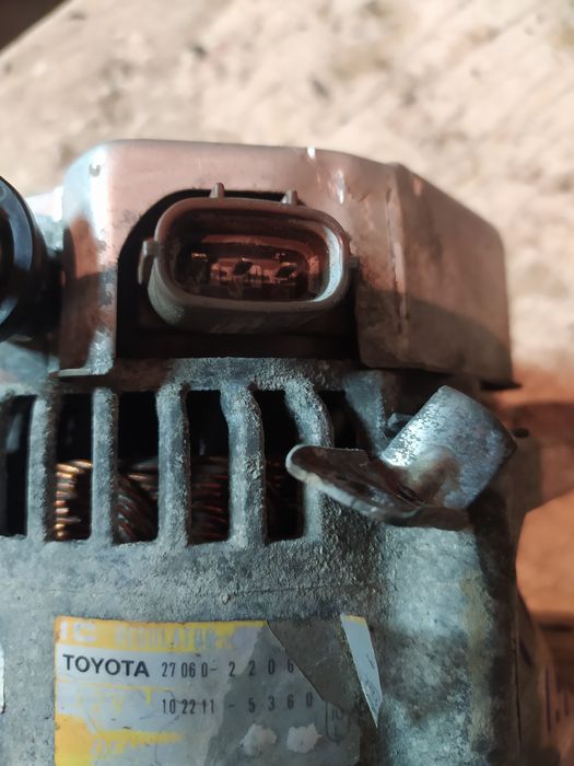 Стартер , генератор.