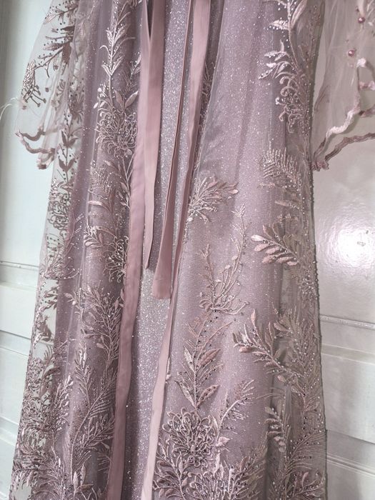 Ayollar oqshom koʻylagi