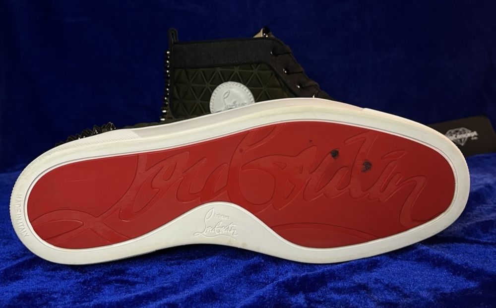 Christian Louboutin Autentic 44