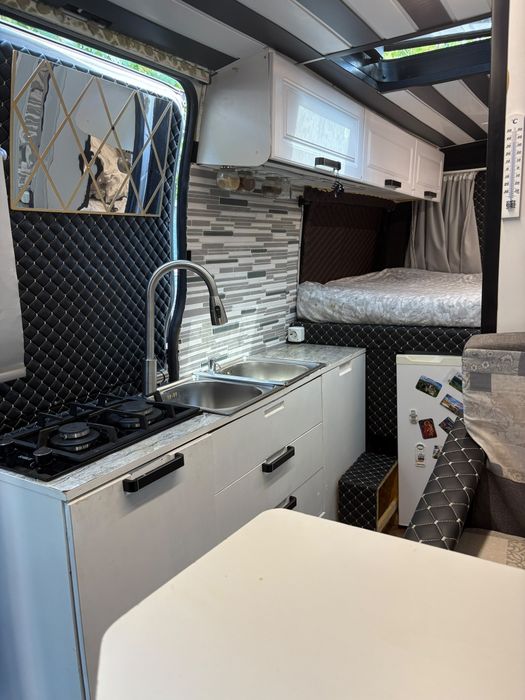 Autoruotă, campervan, omologată RAR, independentă energetic, echipată și pregătită pentru călătorii atât vara cât și iarna