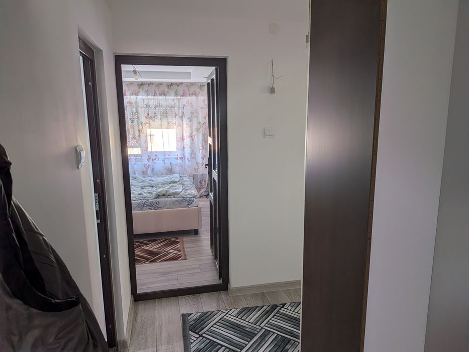 Închiriez apartament