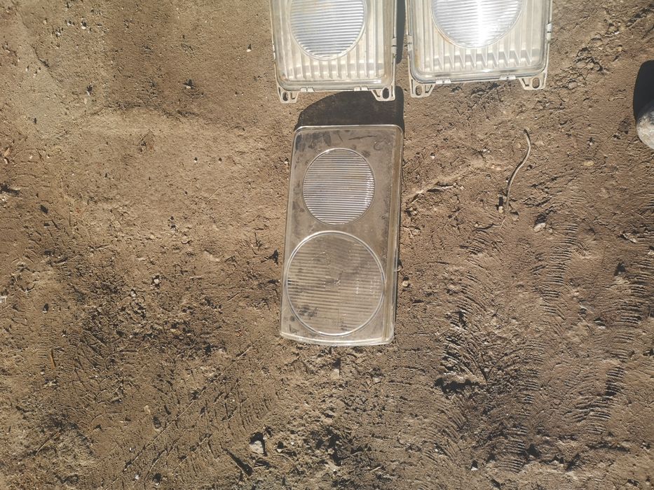 Продавам фарове за Мерцедес W 123