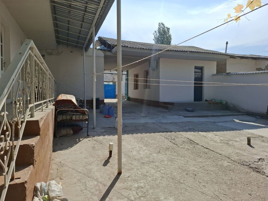 UY sotiladi yer maydoni umumiy 16 sotix ne jiloy ekin uchun 8 sotix