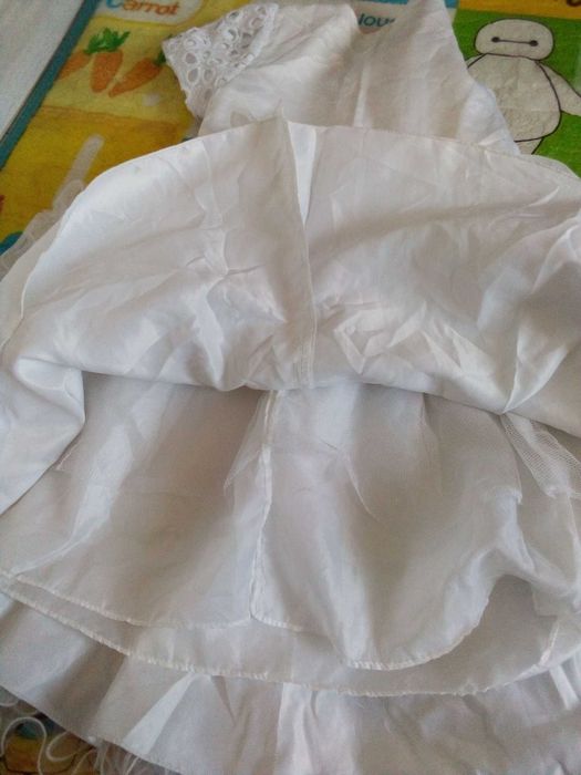 Платье праздничное для девочки 5-7  лет