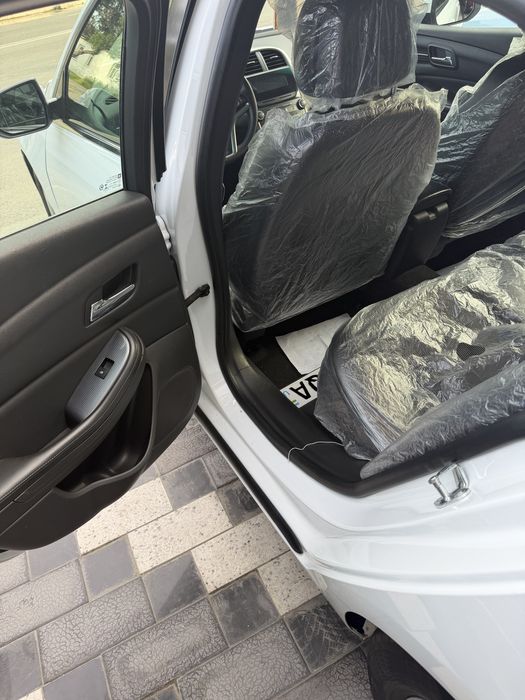 Malibu 1 mexanik kraska tozza salondan bir qul moshina stok holat