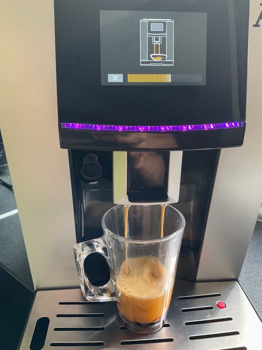 Кафеавтомат кафемашина Acopino Vittoria с тъч дисплей кафемелачка
