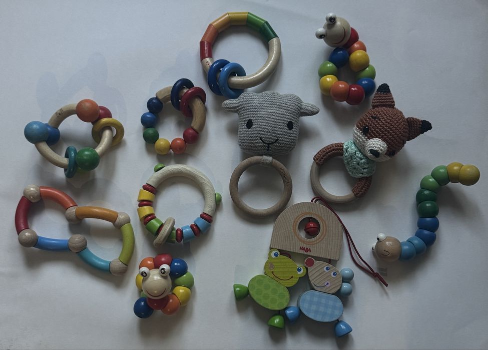 Лот дървени играчки за бебе