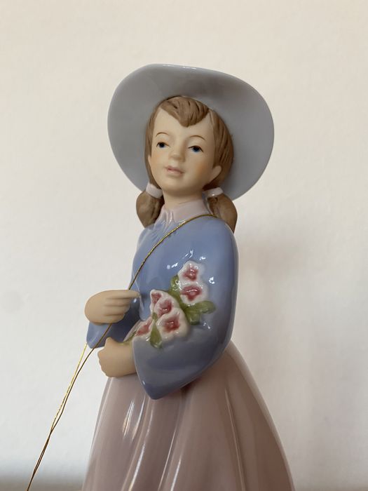 The regal collection - Summertime Suzi 90247 Порцеланова фигурка