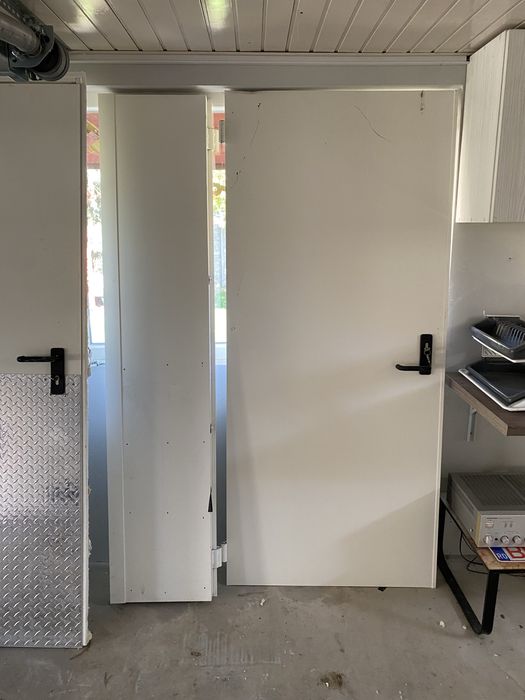 Usi Metalice Industriale - Usi Frigorifice