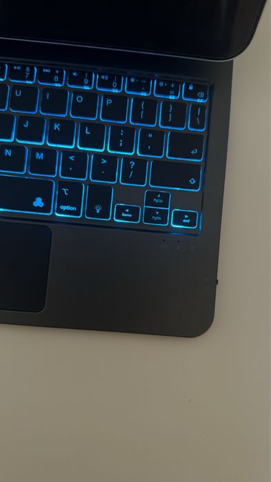 iPad-қа арналған Magic Keyboard, 10 шы поколение (трекпадпен)