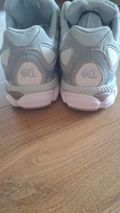 Adidași Asics gel nyc mărimea 43.5
