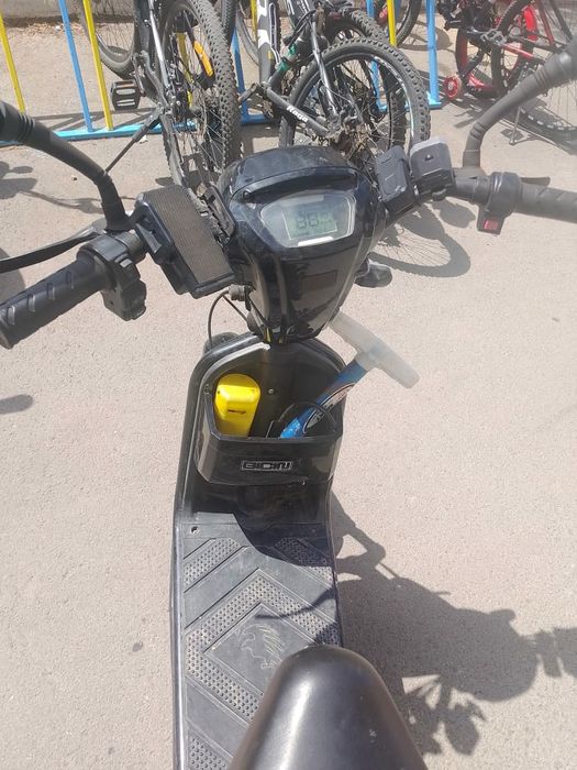Продам  скутер электро