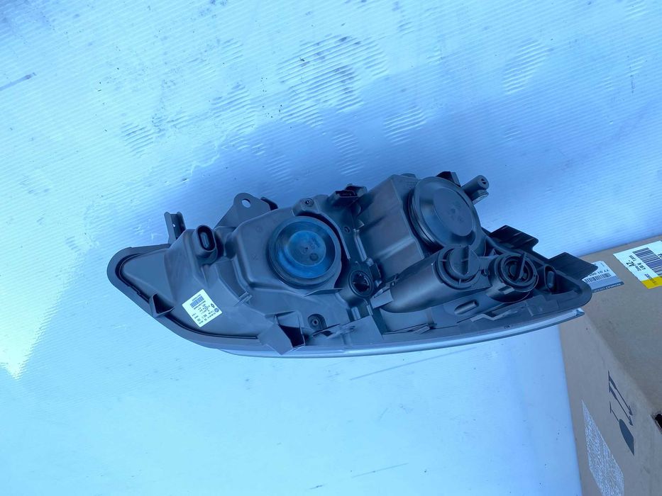 Far stanga xenon Renault Scenic 2 2006-2010 nou original Renault
