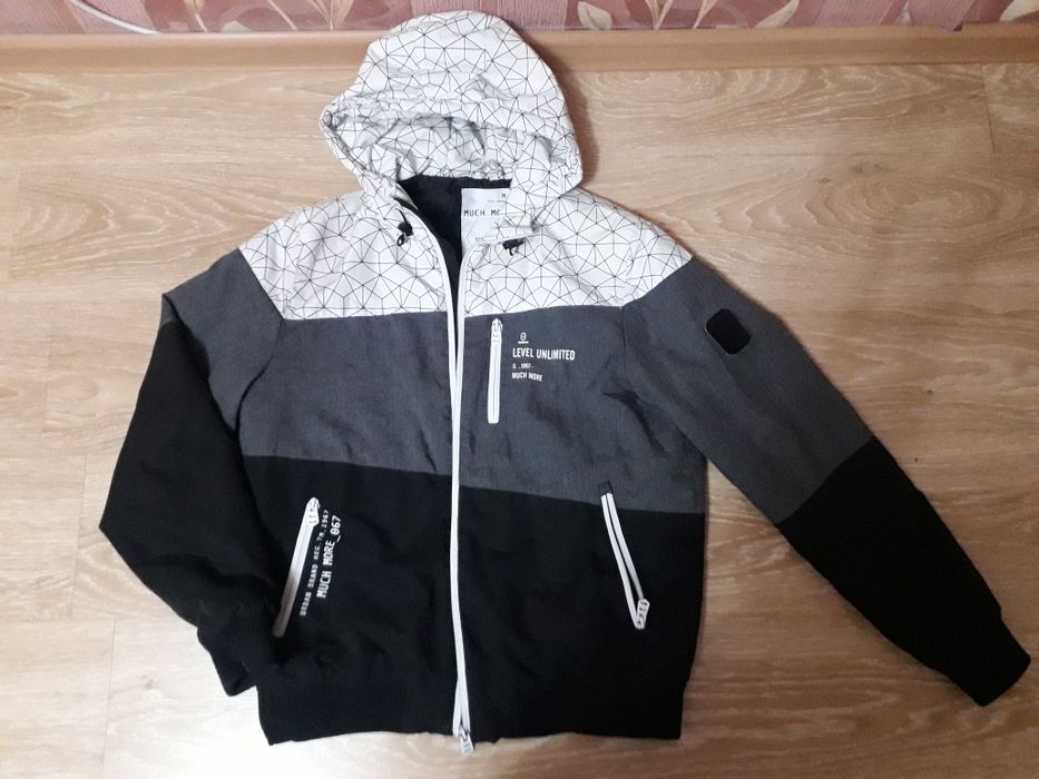 Мужская ветровка размер М