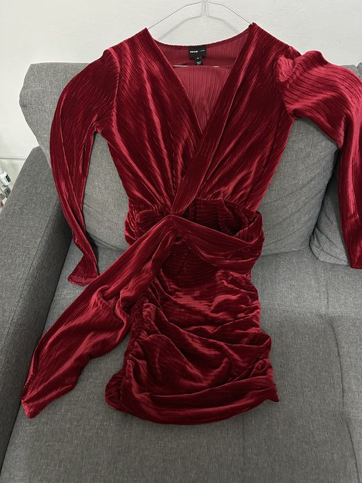 Vand rochie dama ,din catifea ,marimea 34