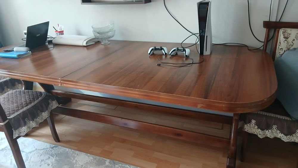 Стол со стульями