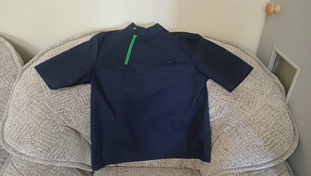 Продам рубашку парикмахмахера