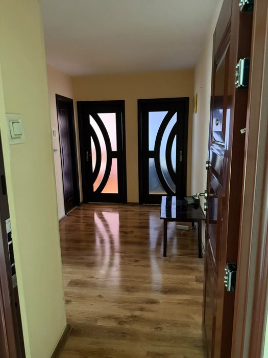 Închiriez apartament 2 camere decomandate