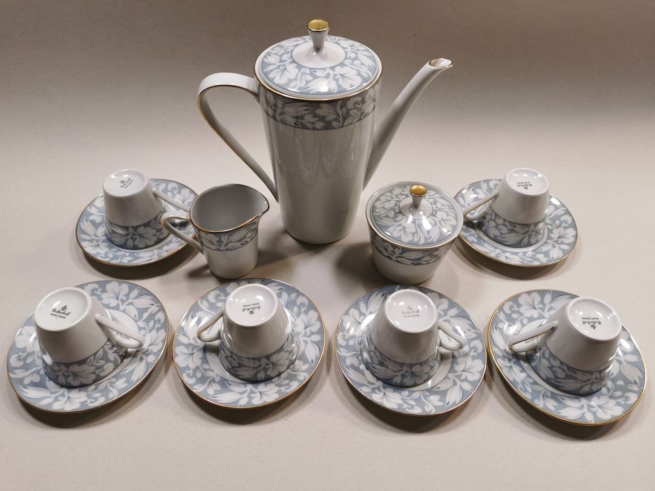 Намалена цена! Сервиз за кафе от Бавария.  Топ състояние.