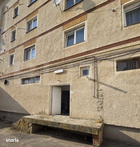Spatiu comercial cu vitrina, ideal pentru magazin, 165 mp,  zona Cent