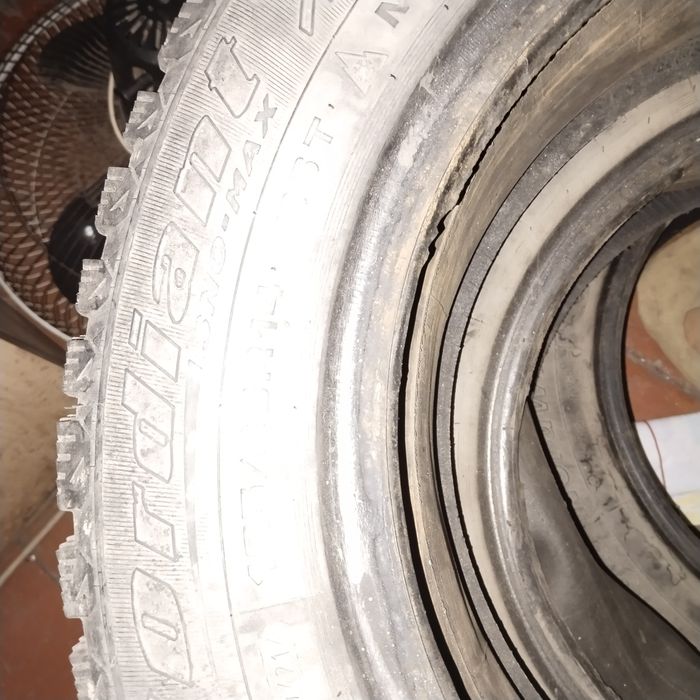 Продам комплект зимней резины