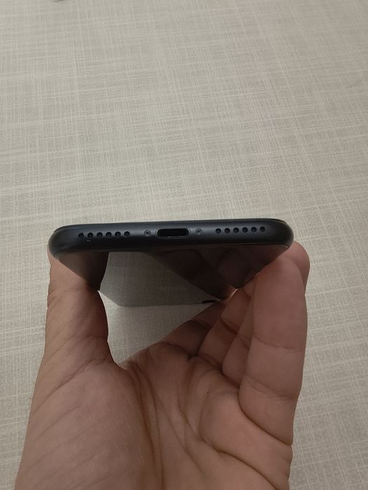 iPhone SE  64gb.  2020.   87%