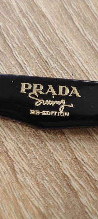 Дамски слънчеви очила PRADA.