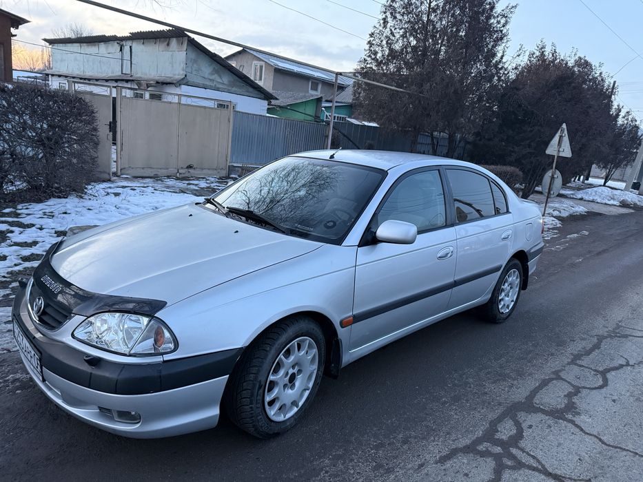 Tayota avensis