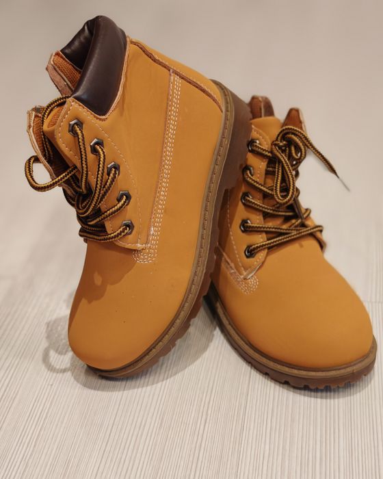 Vânzare bocanci/ghete iarna pt  copii 30/35