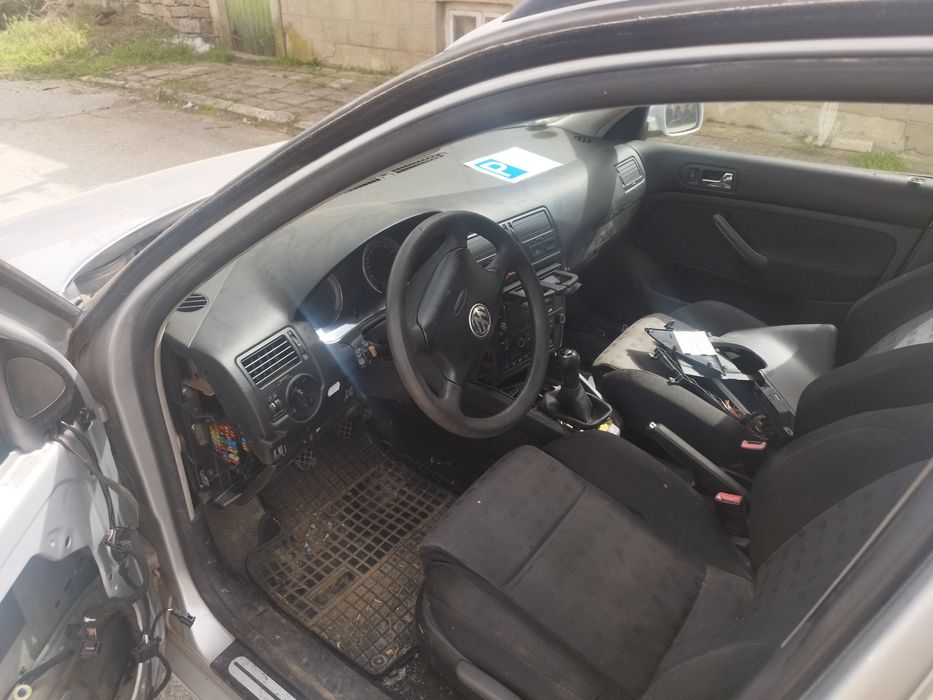 Продавам голф 4 1.9 101 На части