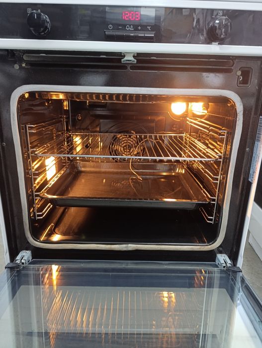 Готварска печка ELECTROLUX VOSS с индукционен плот