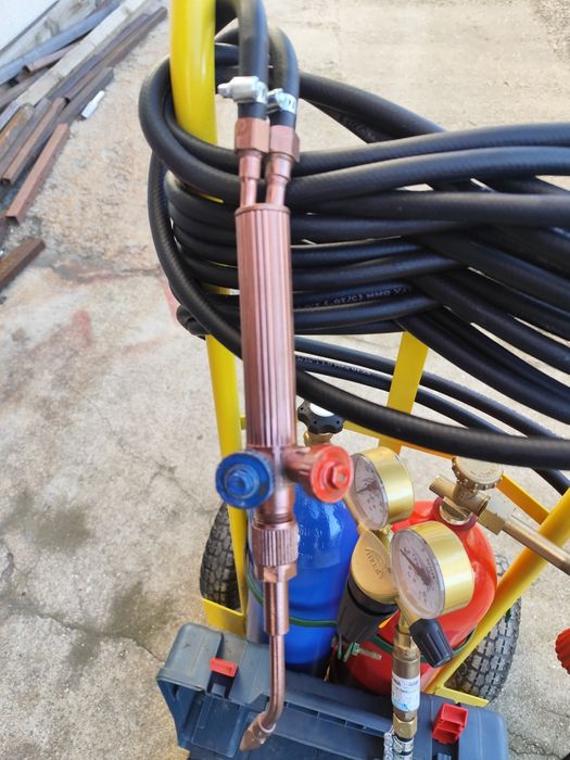 Мобилен оксижен с 2х7 литра бутилки.