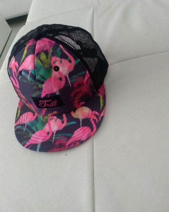 Vând Șapcă sport fashion, produs de calitate superioara.