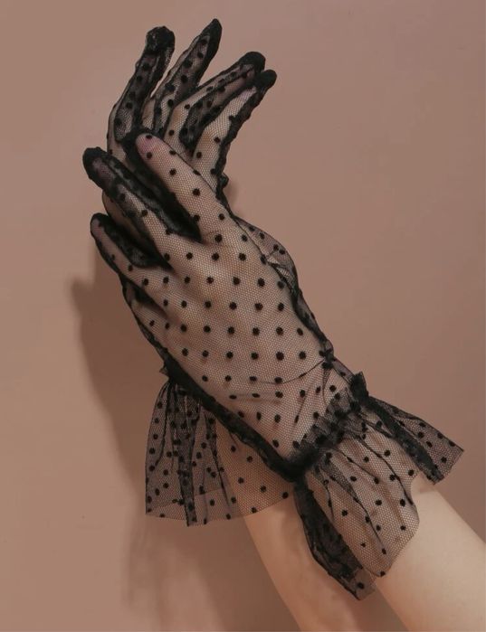 къси ръкавици от тюл