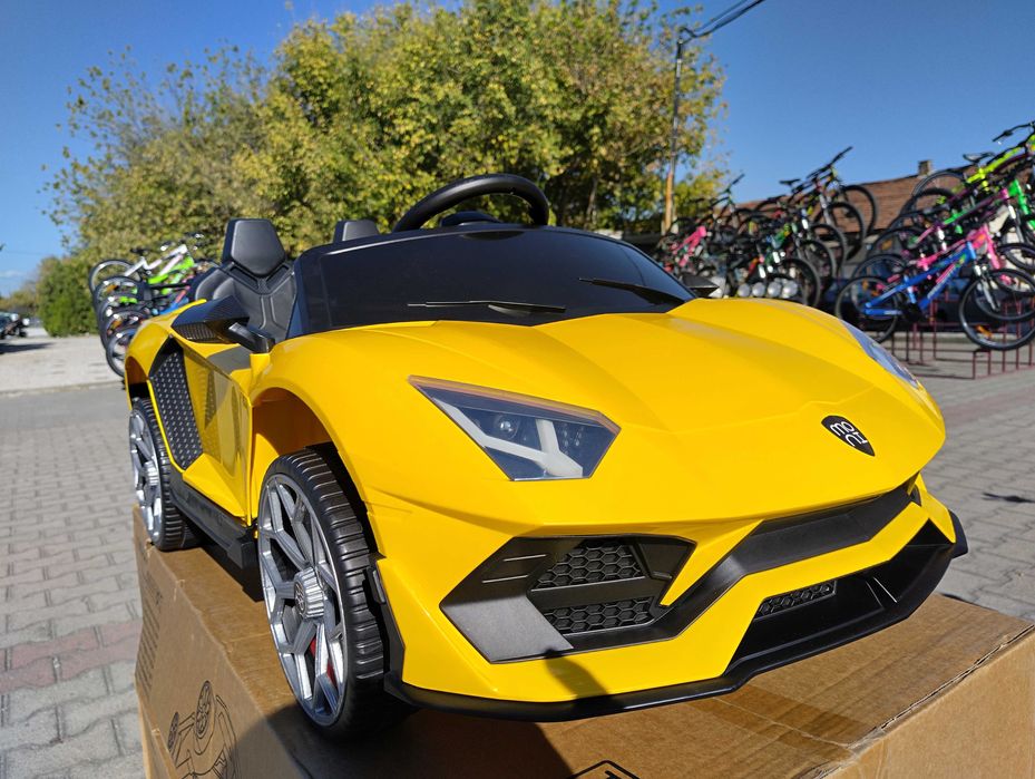 LAMBO Акумулаторна кола CHIARA жълт
