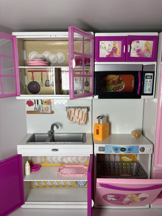 Кукольная кухня Barbie