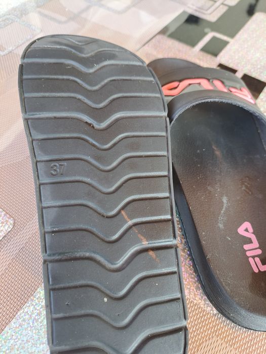 Papuci dama  nr 37 pret 80 lei