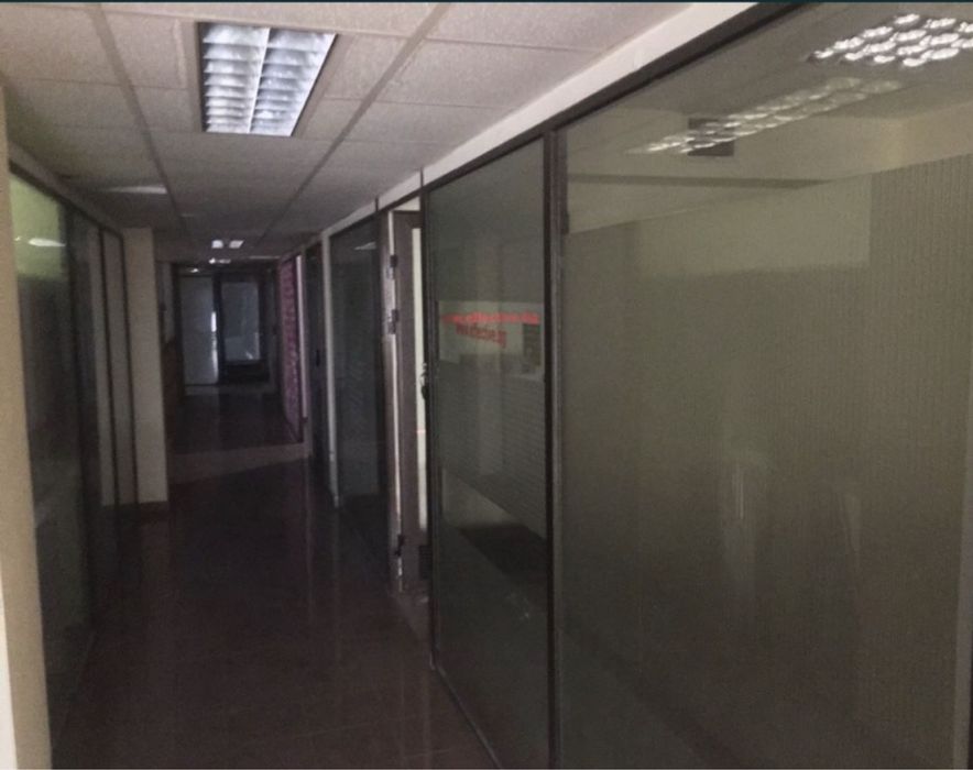 Продава се Магазин в Варна, Червен площад - 27 кв.м за 2000 €/кв.м - Снимка #3