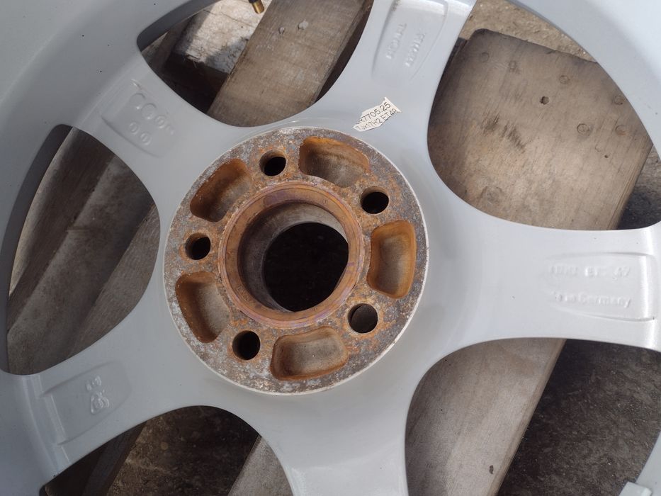 Топ състояние Ronal 17-5x108 ET49 7j Ford S-Max
