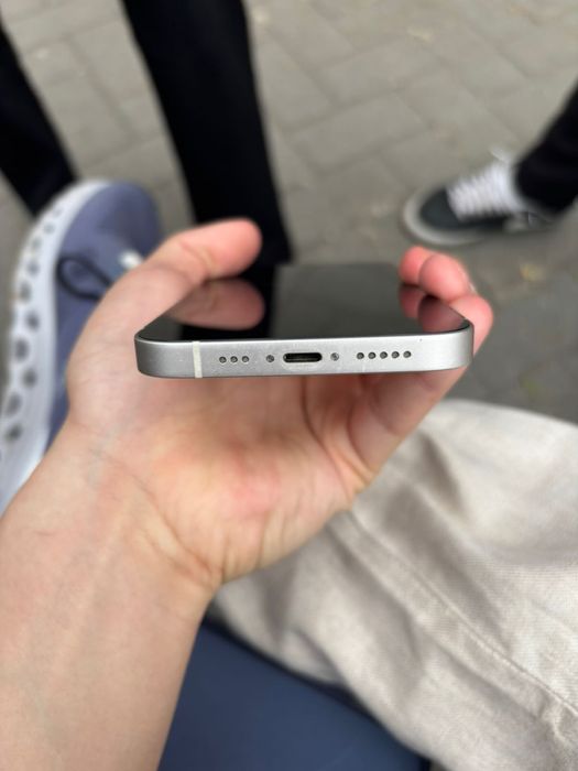 iPhone 13  продам