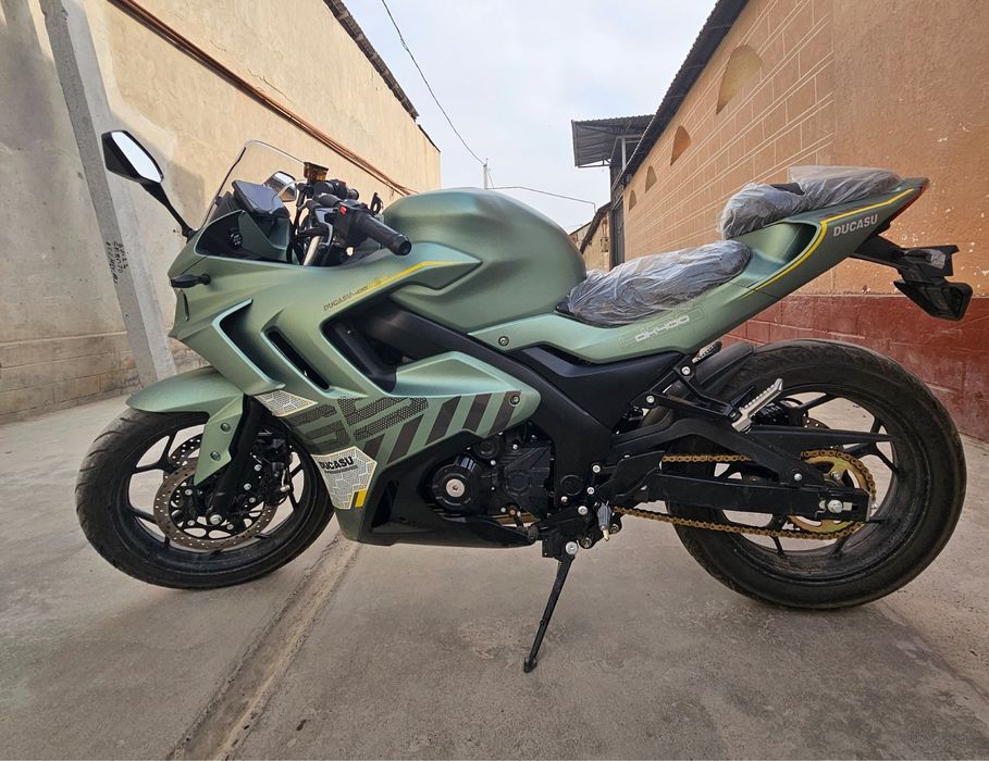 Mototsikl Dugasu 400